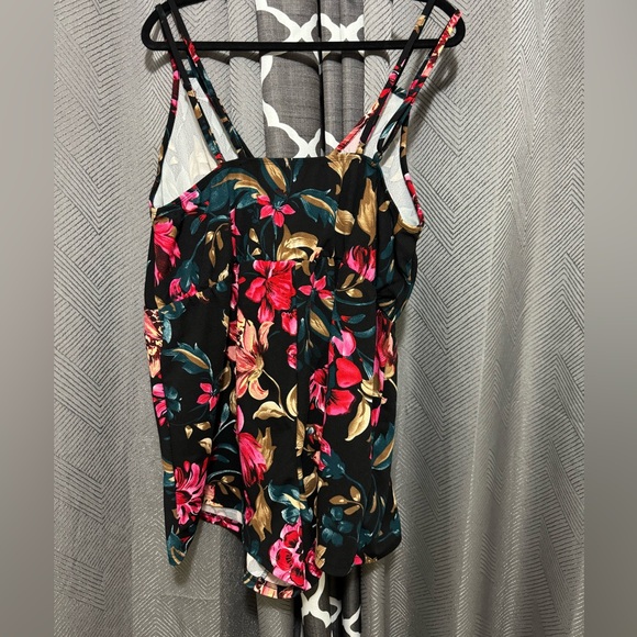 Shien Shorts Floral Romper size 22 NWT - Picture 6 of 7